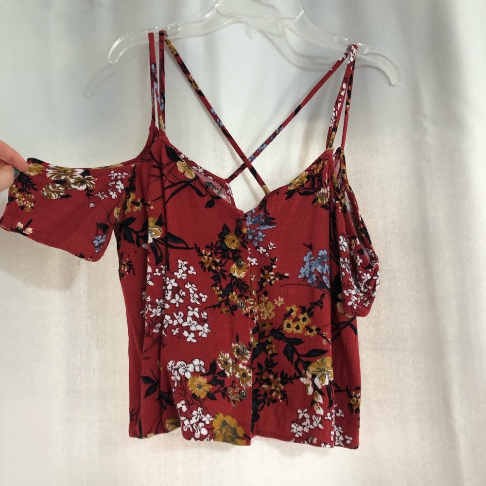 Cold shoulder tank top